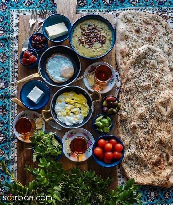 چیدمان میز صبحانه دونفره و برای مهمان - 32 ایده تزیین میز صبحانه مجلسی جدید