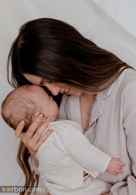 ژست عکس نوزاد با مادر | ایده عکاسی نوزاد با مادر 2024 احساسی و کمیاب