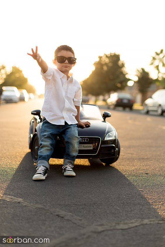ژست عکاسی کودک با ماشین شارژی 2024 | جدیدترین ایده های عکس کودک با ماشین شارژی دخترانه و پسرانه