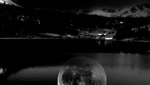 35 مدل عکس ماه در شب با کیفیت فول HD فوق العاده حیرت برانگیز